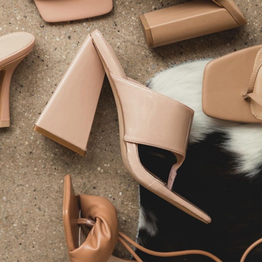 🆕️The Zendaya// Nude thong block heel